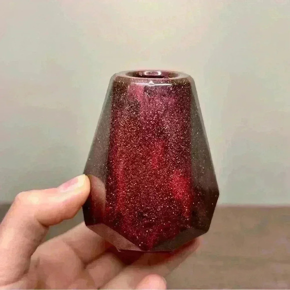 Hand Crafted | Small Resin Flower Vase - Picture 2 of 4